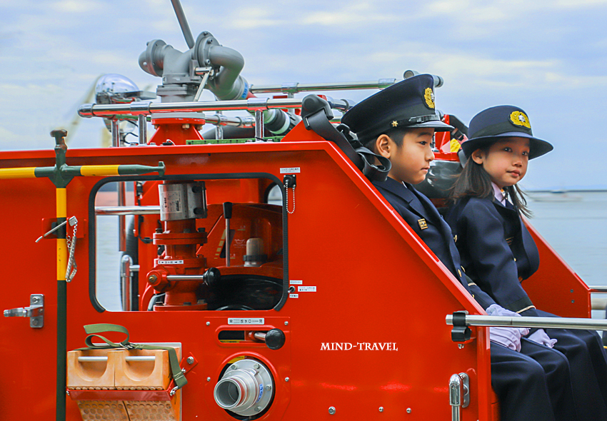 大阪市消防出初式　子供の消防士さん