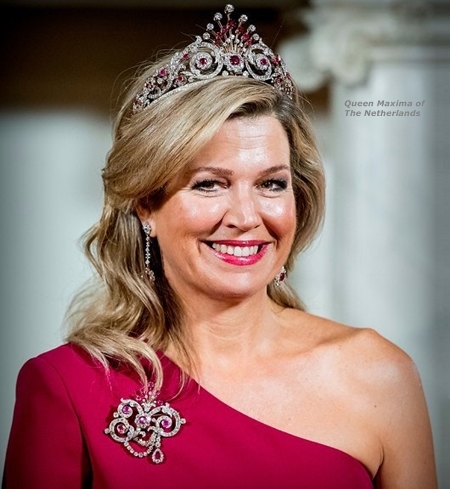 王室 世界 の 世界で最も美しい！「スウェーデン王室ヴィクトリア王女」の上品なハイ＆ロースタイル