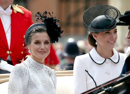 世界の王室：ファッション競うレティシア王妃とキャサリン妃 - 世界の王室